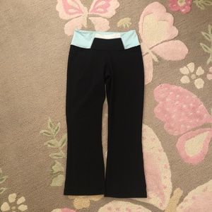 LULULEMON Groove Crop Pants Black + Aquamarine 4